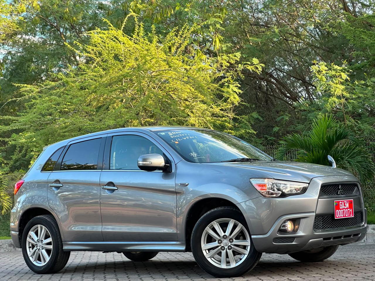 MITSUBISHI RVR thumbnail 5